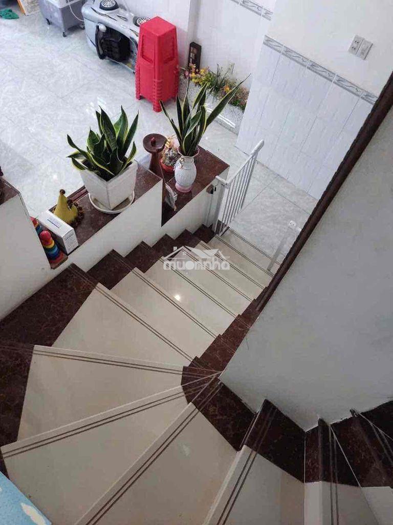 Bán nhà trệt 2 lầu mới đẹp, đường số 9 kdc cty 8 - giá: 3.25 tỷ - 2