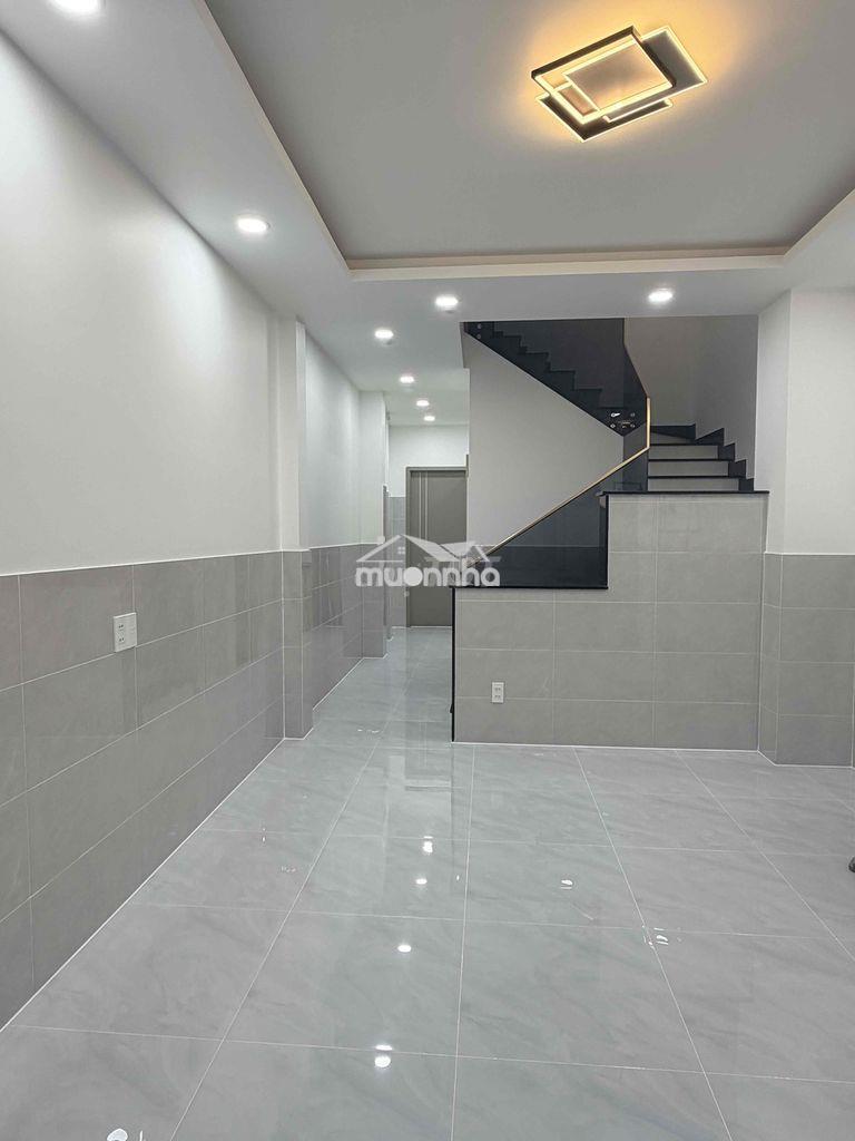 Nhà 3 phòng ngủ , 3vs . có phòng tầng trệt cho người liwsn tuổi.