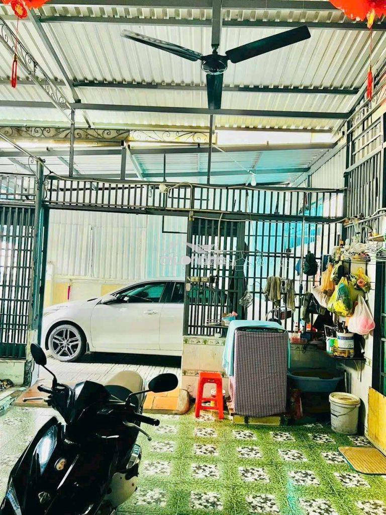 🔥Nhà sân rộng gần ngã 4 thủ đức
