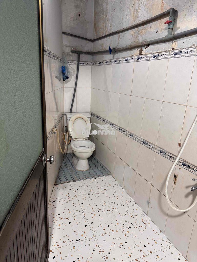 Nhà cho thuê dt 4x13 2 phòng ở gia đình - 3