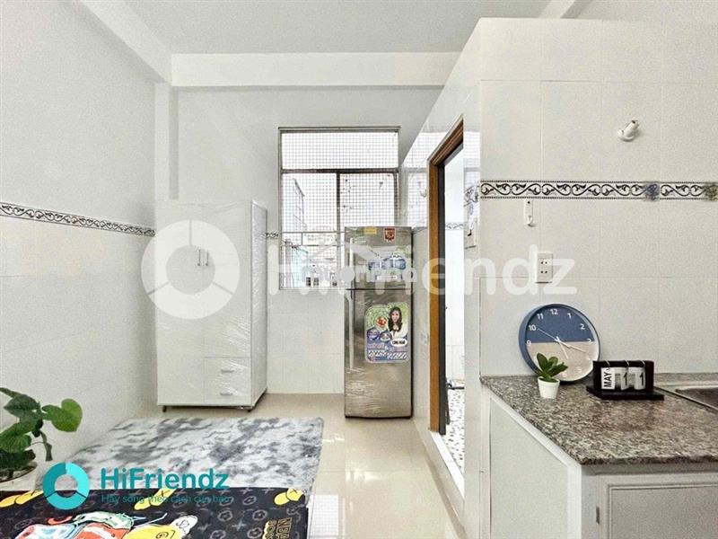 Căn hộ full nội thất cửa sổ ngay vòng xoay mũi tàu - hậu giang