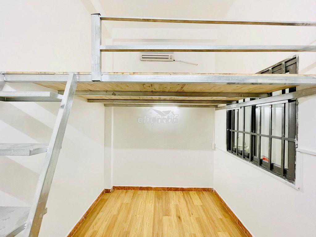 Phòng gác lửng máy lạnh, tách bếp. gần ngã tư bảy hiển giá chỉ 3.5tr - 4