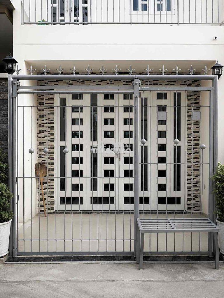 Chính chủ cho thuê nhà rộng 100m2 4pn 3wc hẻm oto ngay 453 lvs q3 - 2
