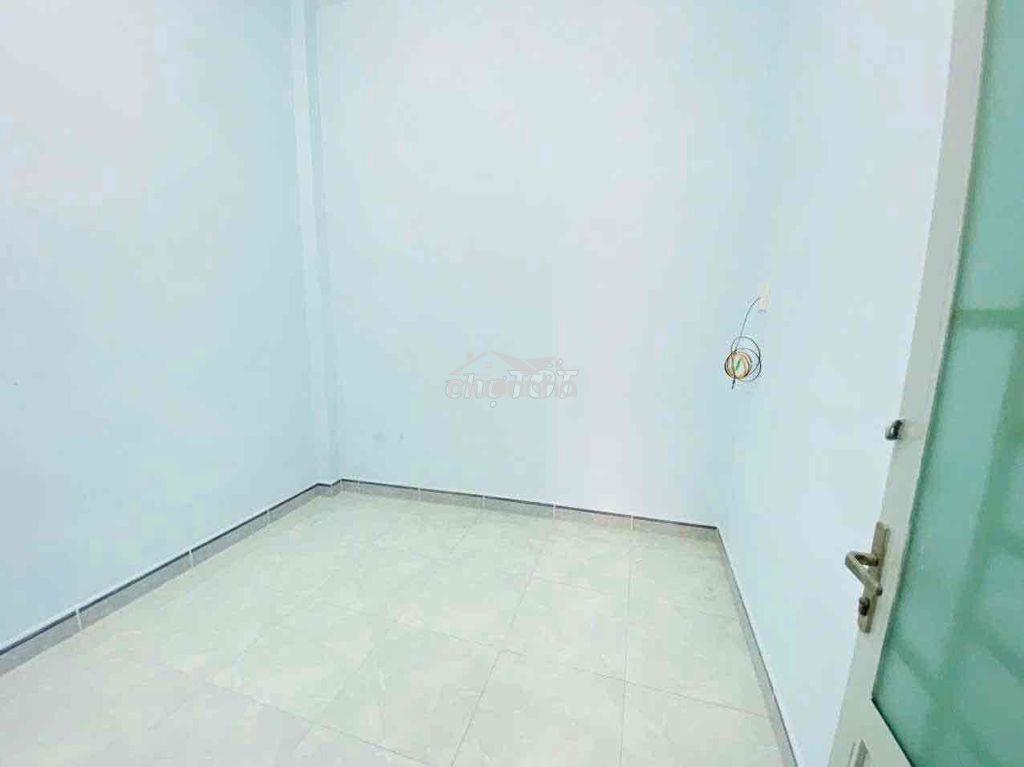 Cho thuê nhà tl gần cddl q12 2p ngủ 2wc gia 5tr2 /th - 3