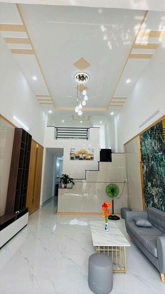 Bán nhà đẹp 1/ ngắn gần chợ vĩnh lộc dt:4m*16m 1 lửng 3pn 2w đường oto