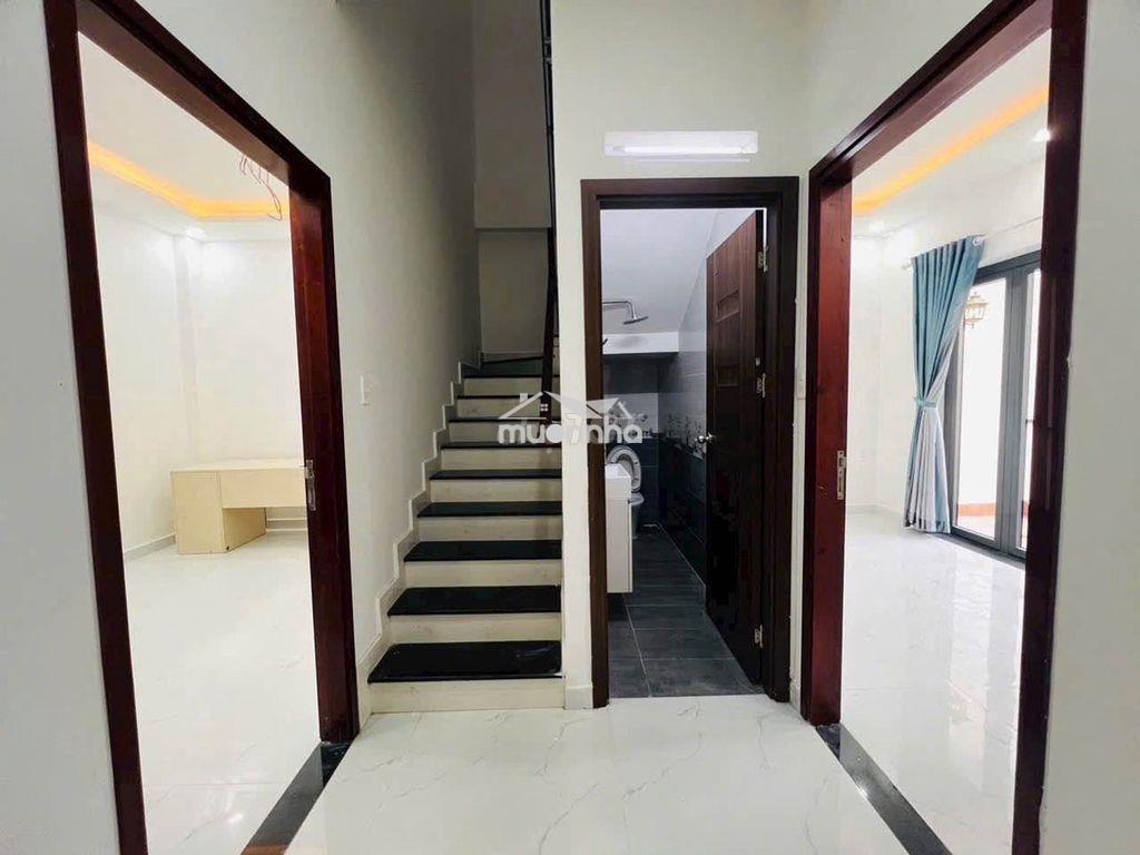 Gấp bán giảm 200 triệu – nhà đẹp 3 tầng đường 10m – giá mới 4.6 t.y - 4