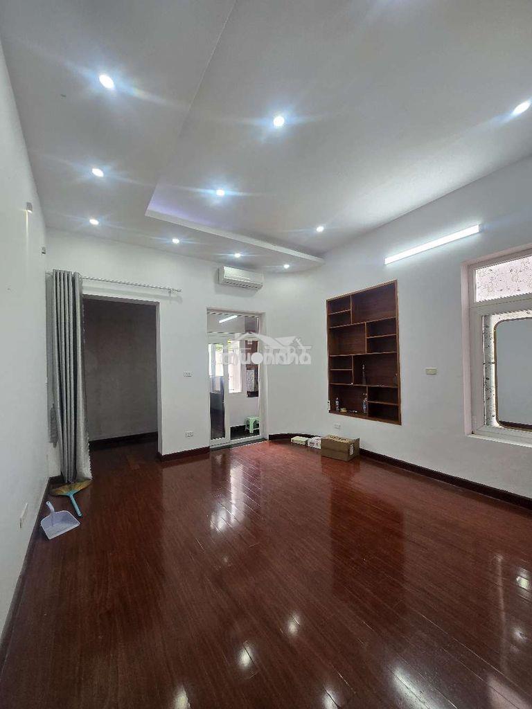 Cho thuê căn hộ 30 m2, tầng 2 của mặt phố số 172 triệu việt vương  - 2