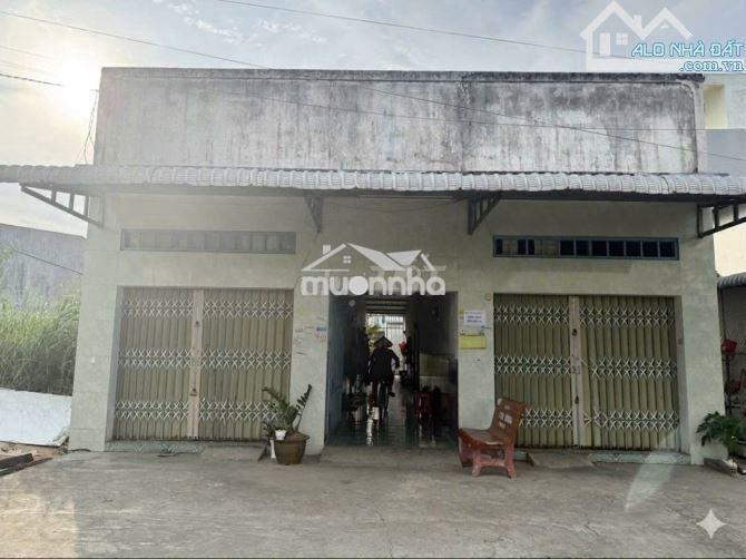 Cần bán dãy trọ 215,8m2 sẵn 2kiot và 6 phòng. đang cho thuê 12tr/tháng - 2
