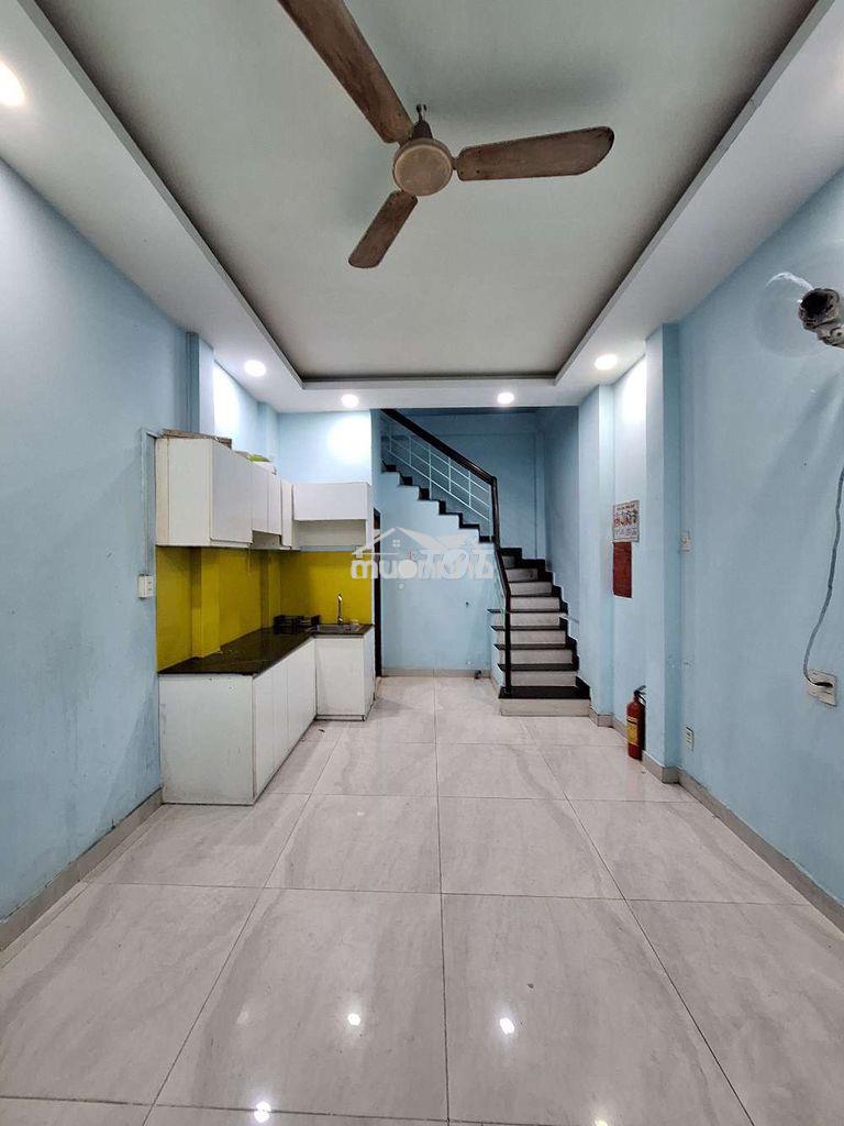 🔥Nhà thuê q5🔥

🏠🏠 cho thuê nhà hẻm xe hơi trần bình trọng , quận 5