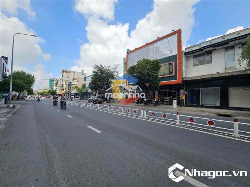 Mặt tiền kinh doanh nguyễn sơn - 4 x 16,5m - giá: 12tỷ