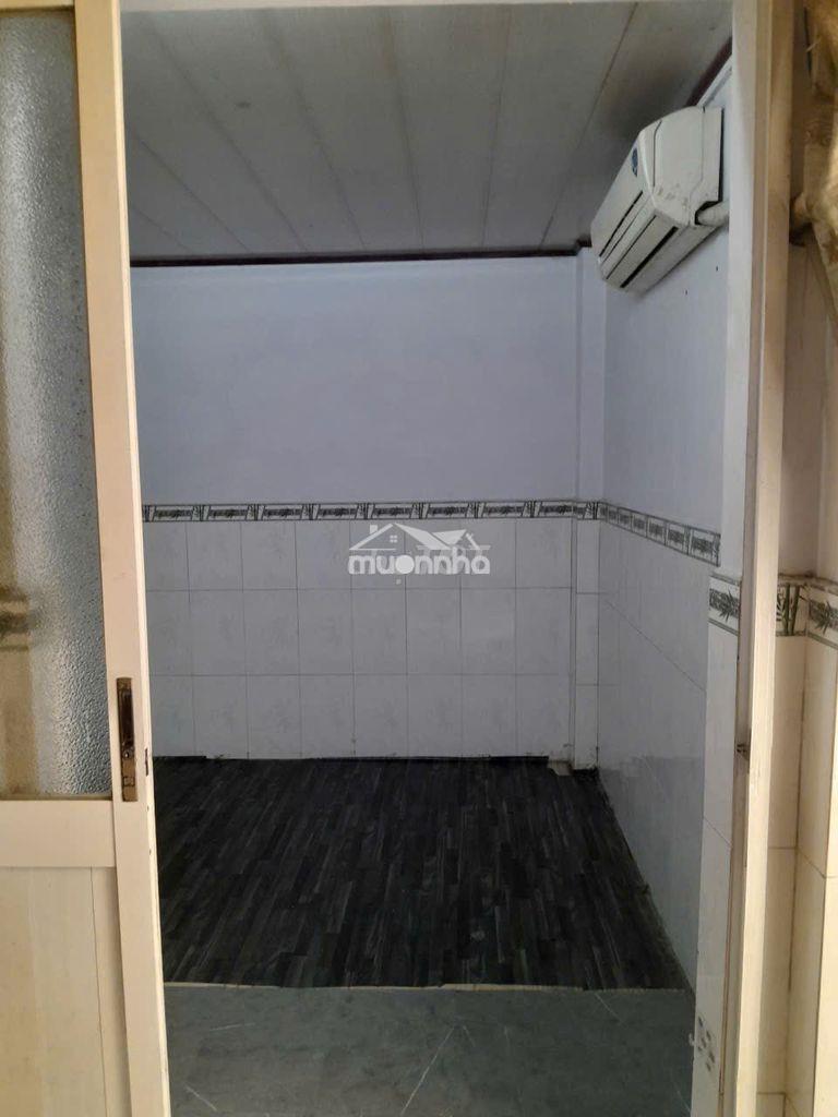 Cho thuê nhà nhỏ nguyên căn đường hồ thị kỷ 