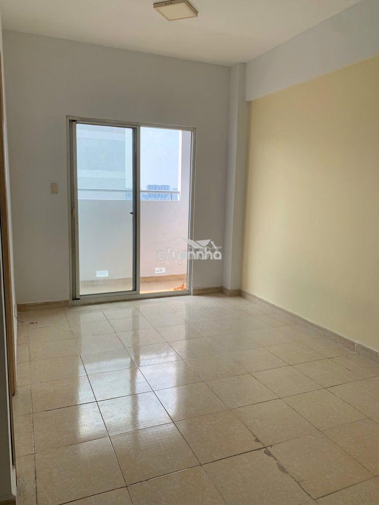 Bán căn tầng 6 hqc plaza nhà trống dọn ngay