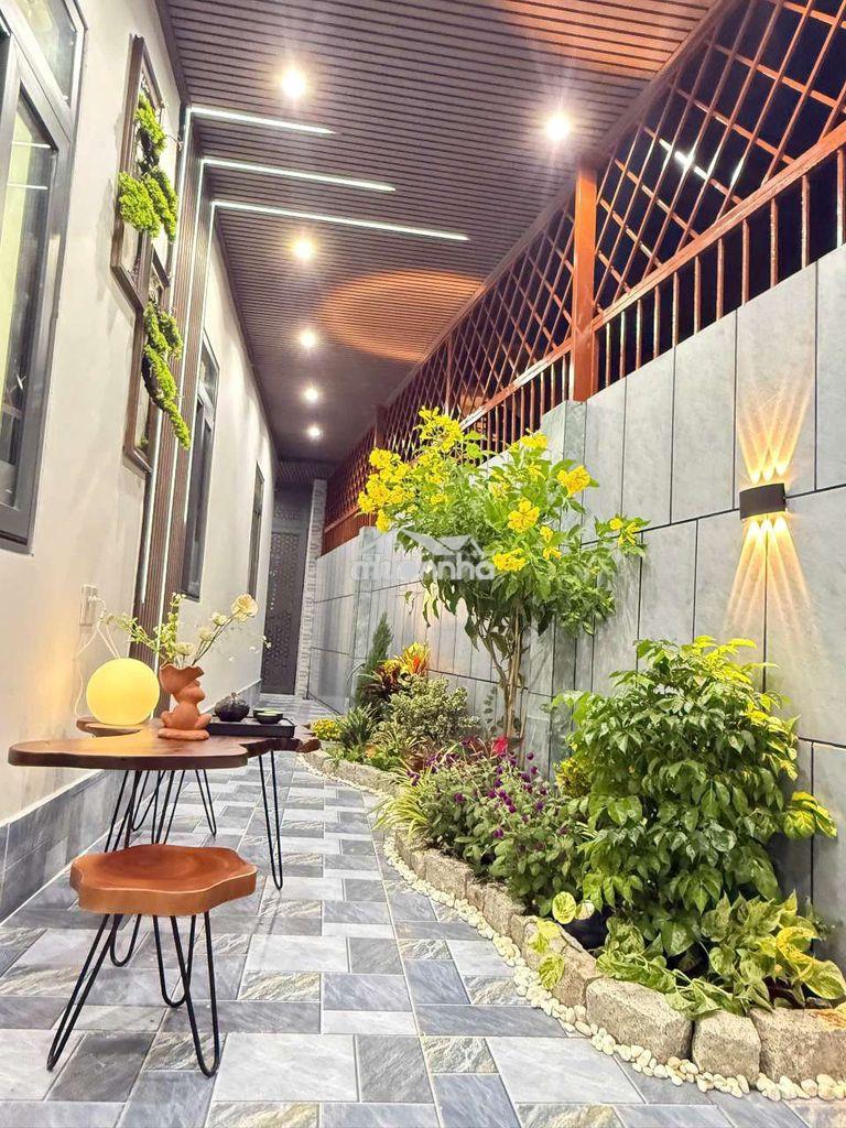 Nhà mới  ngay trường mầm non sơn ca 