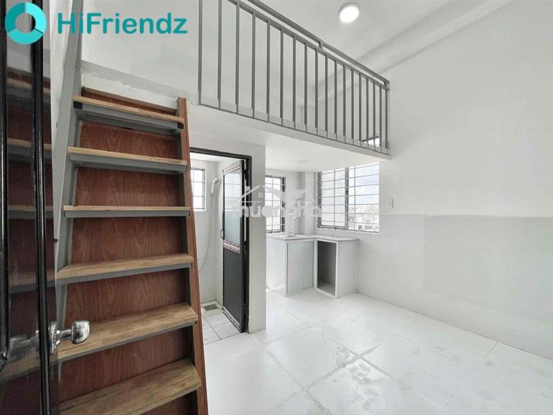 Cho thuê duplex cửa sổ trời siêu thoáng có thang máy nhà mới gần aeon