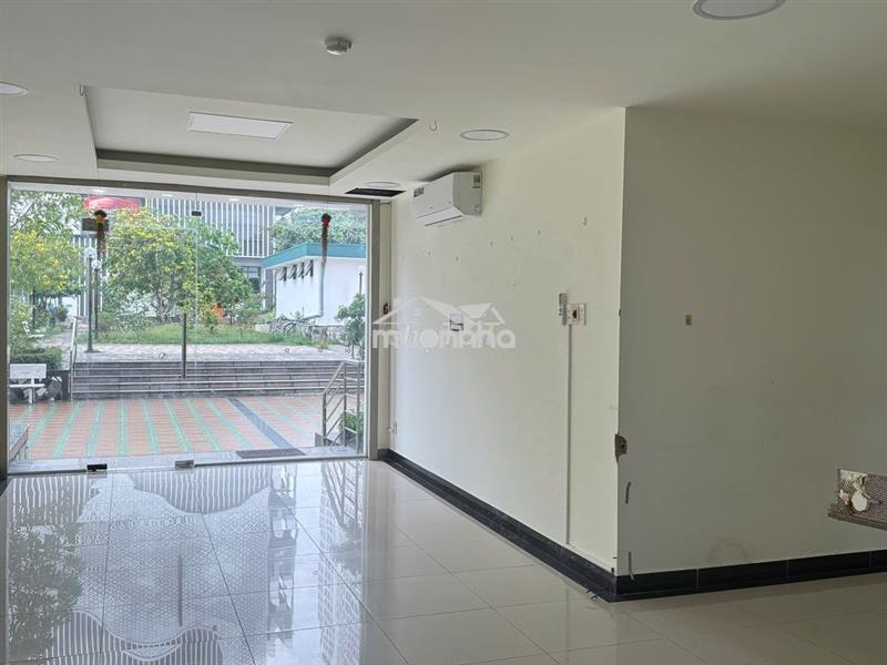 Bán căn hộ giai việt  tầng trệt -854 tạ quang bửu