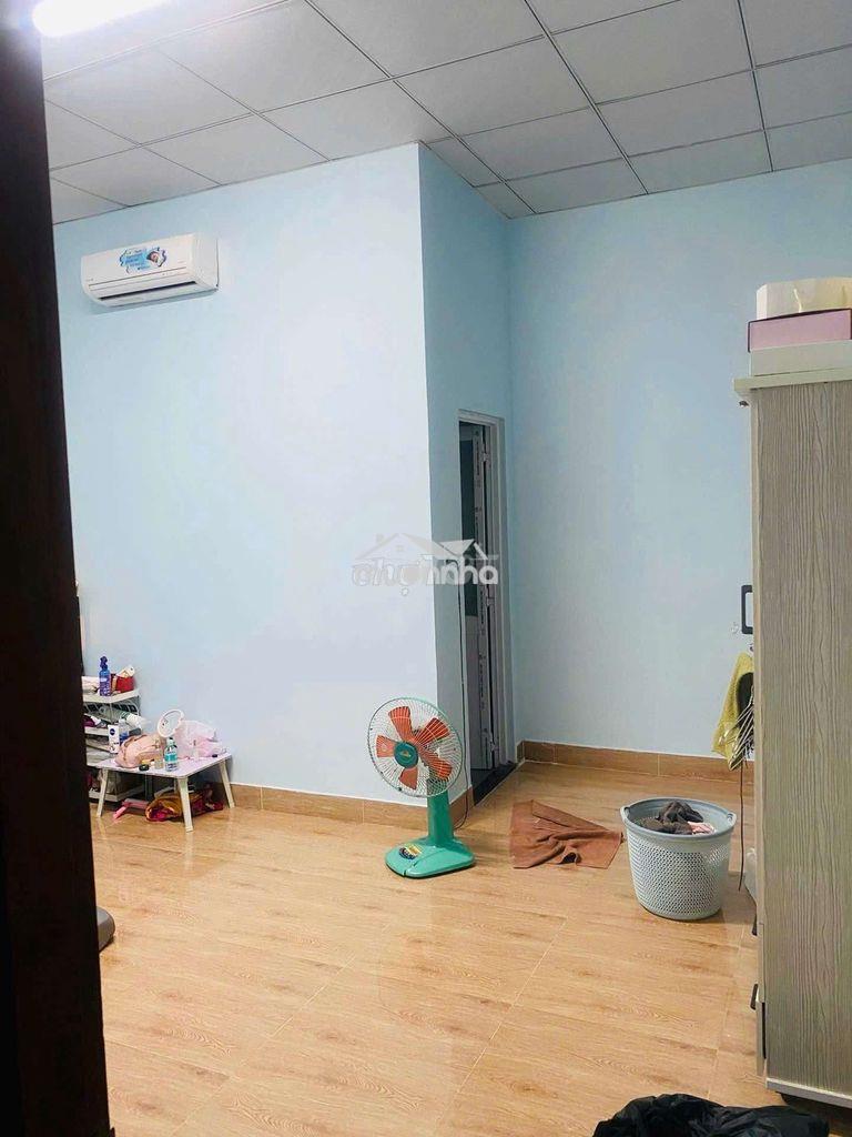 Nhà 3 tầng 80m2. sát mặt tiền nguyễn sơn. tân phú