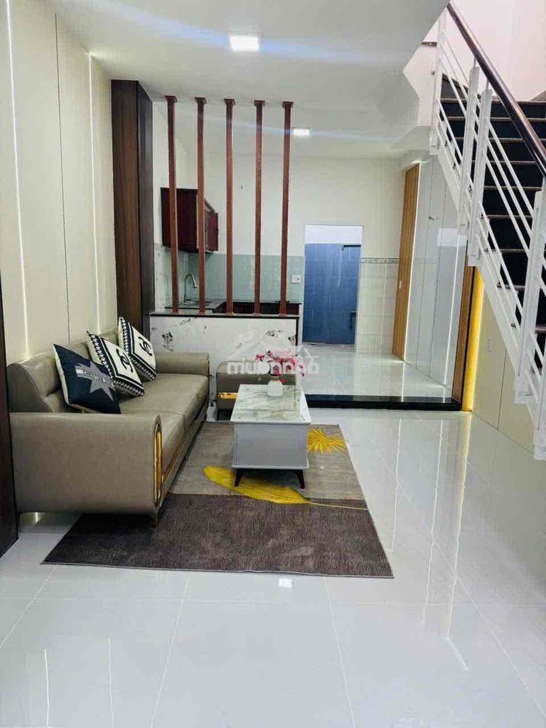 Nhà 1/ hà huy giáp ngay chợ đường 2pn giá 6 triệu