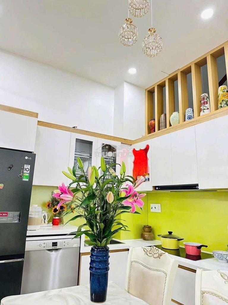 Cho thuê nhà đ/c 1/39 sơn kỳ - 4m5x17- 4 tầng -4pn-3wc_ giá rẻ