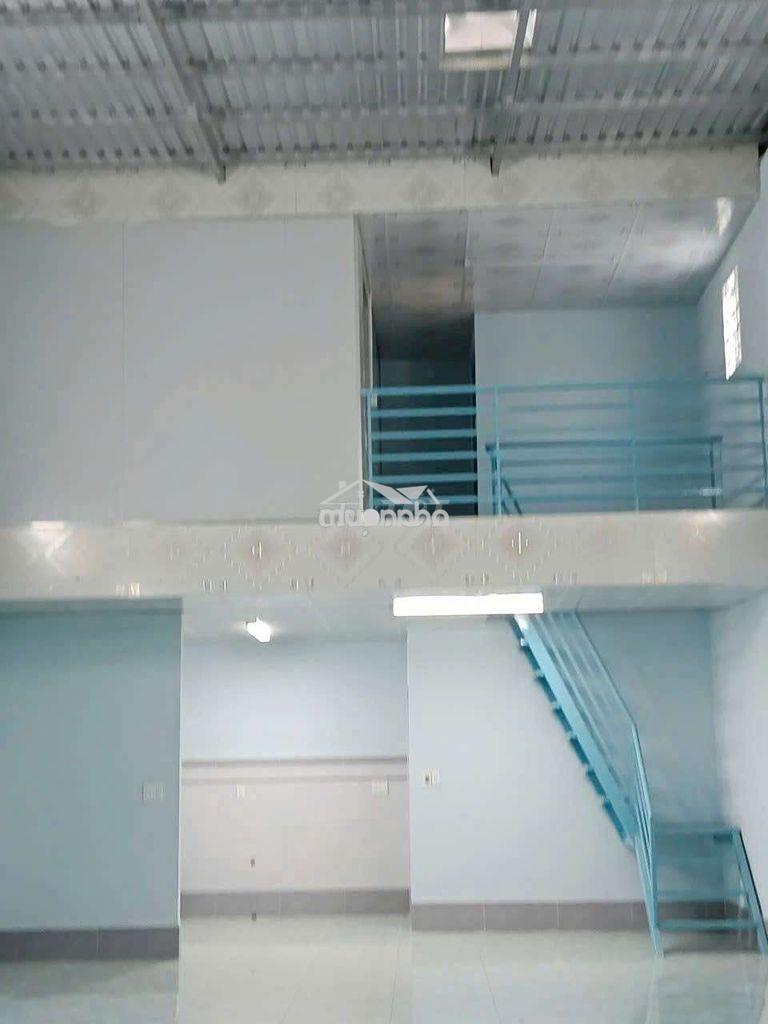 Nhà trống suốt 120m2 - 4