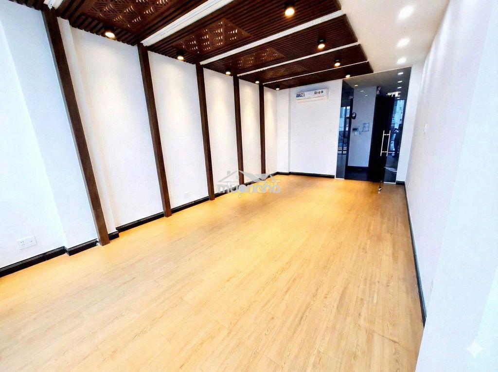 Siêu phẩm ốp kính - 85a đồng đen, p.12, q.tb - 5x18m - sàn suốt - 4