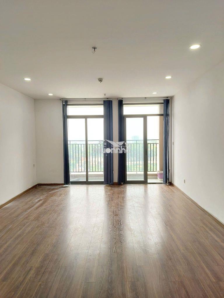 Cho thuê studio the east gate, có máy lạnh, máy nước nóng, rèm, 5tr5