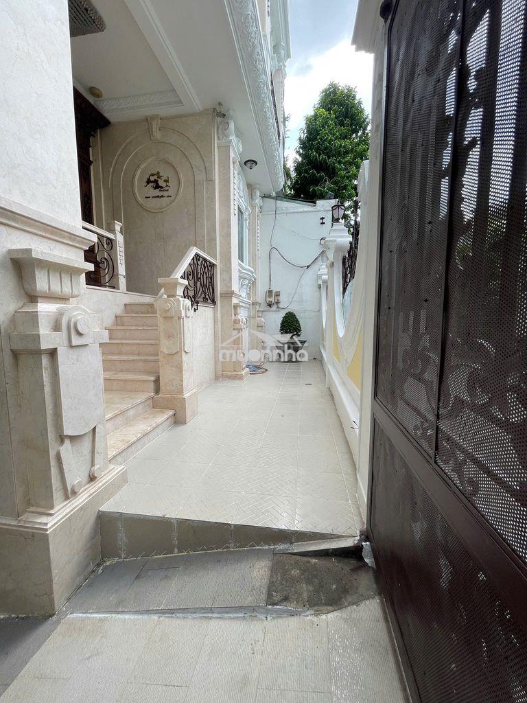 Cho thuê nhà nguyên căn 585/11c sư vạn hạnh. dt: 4,5 x 18m, 3 lầu. h7m - 3