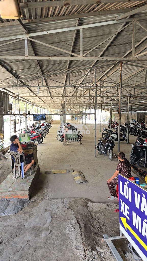 Mặt bằng trống phù hợp cho bãi xe và mở xưởng - 3