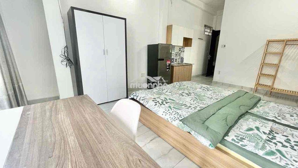 Cho thuê studio ban công - full nội thất ngay trung tâm các  q1,3,10 - 4