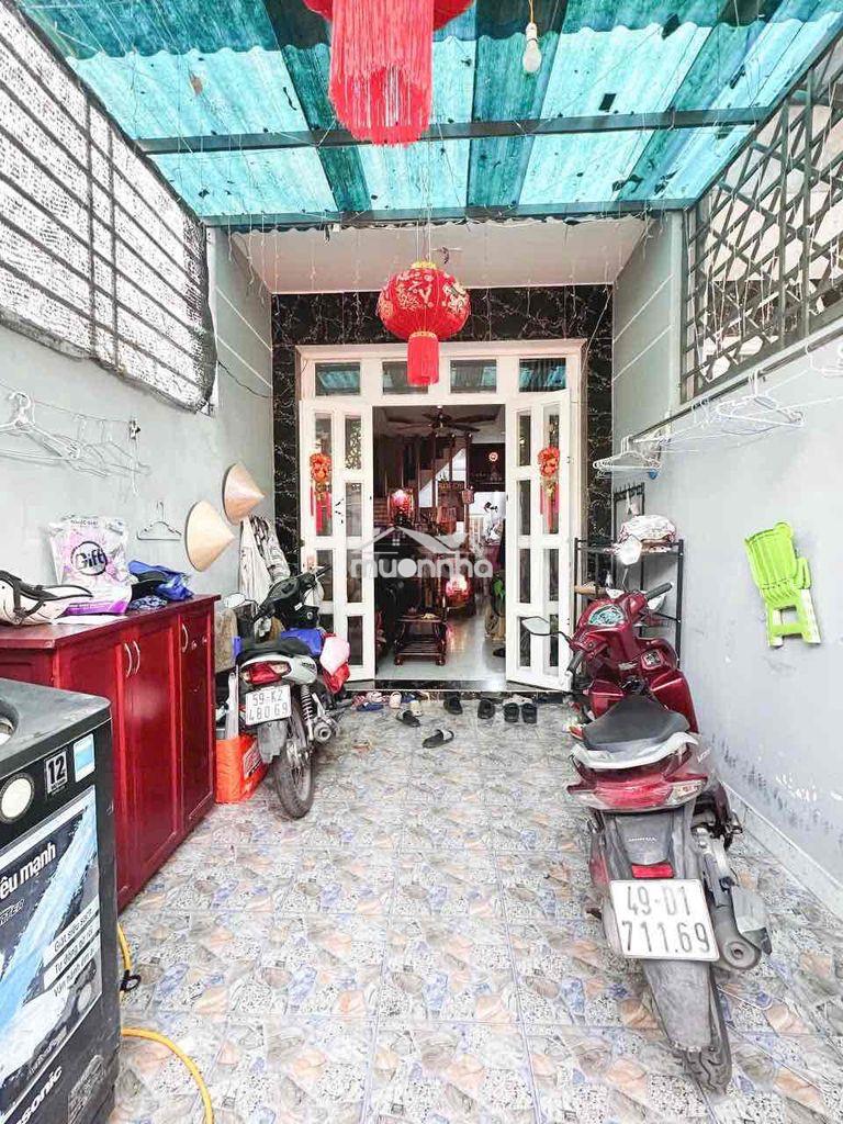 Nhà shr hẽm 2581 huỳnh tấn phát chia làm 2  căn , 8pn - 3