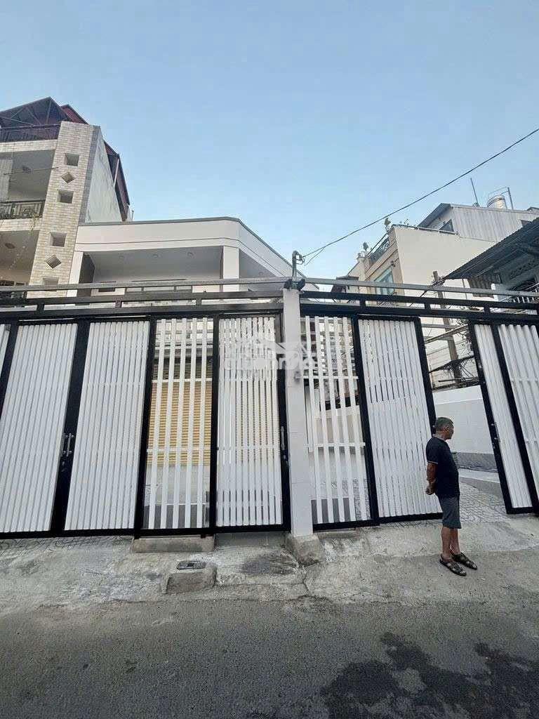 Cho thuê nhà rộng rãi, 11m x 17m, hxh, âu cơ p9 tân bình