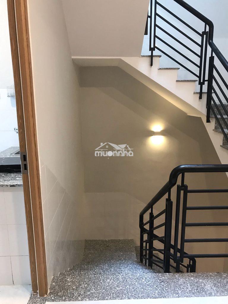 Studio ban công mới, đẹp, yên tĩnh, đầy đủ nội thất - 2
