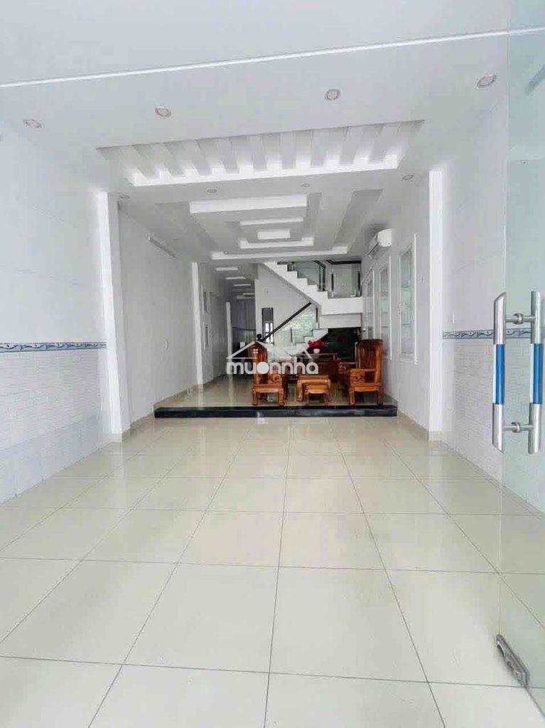 Nhà trệt 2lầu 4,5x20m 4phòng sẵn nội thất kdc hồng phát phù hợp vpcty