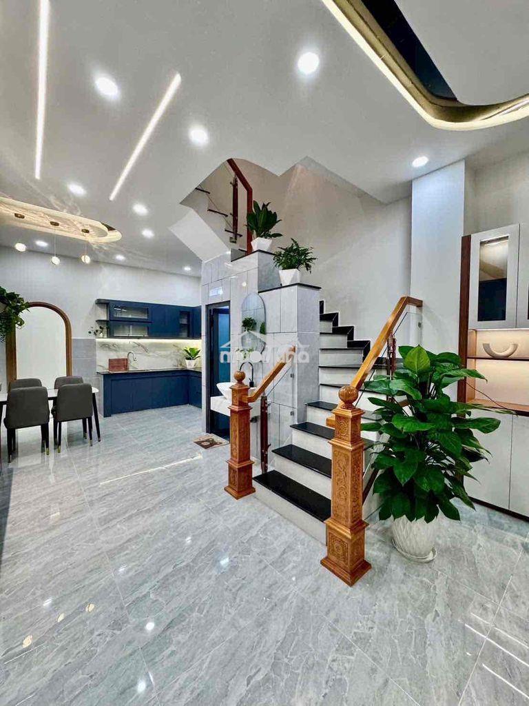 Bán nhà mới đường hoà bình đối diện đầm sen quận 11 chủ tặng full nt