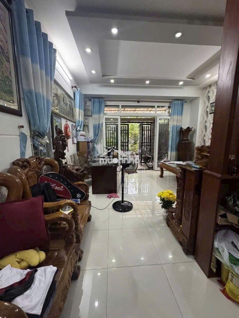 Cho thuê nhà nguyên căn 2 tầng – hẻm xe hơi 6m- đường 102 -lã xuân oai - 4