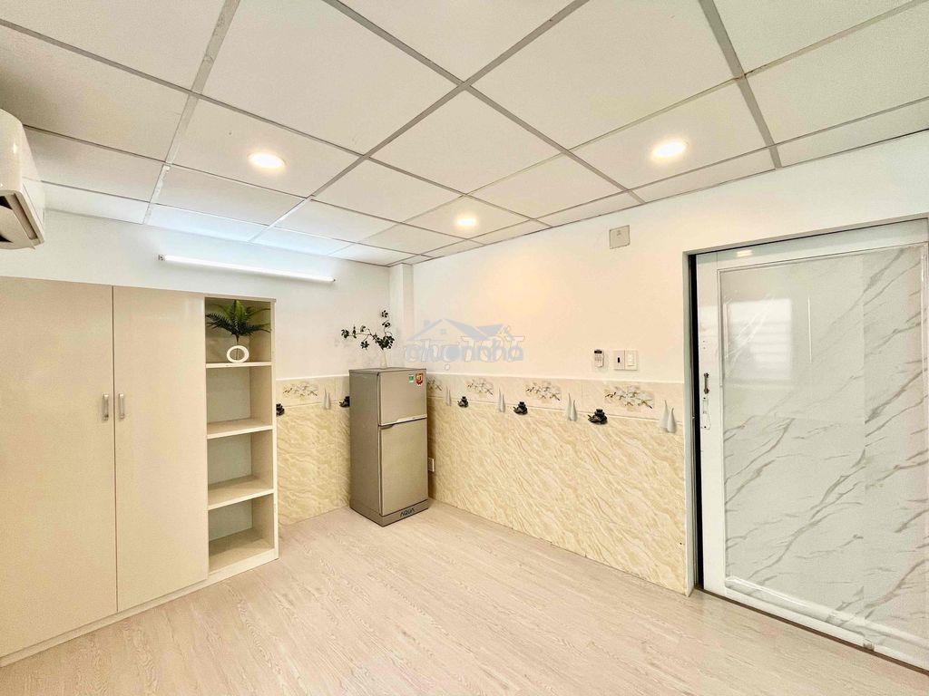 Phỏng cửa sổ trời - cạnh trung tâm thương mại - 2