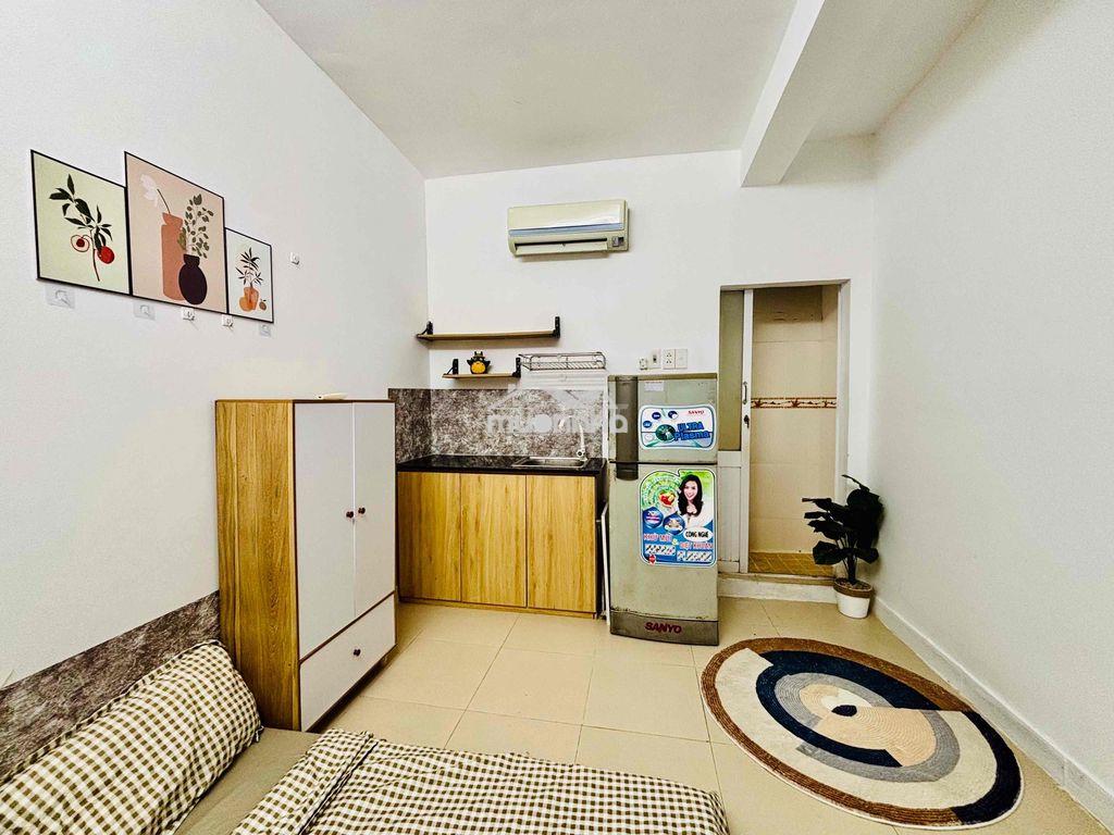 Studio ngay siêu thị go tô hiến thành - 4