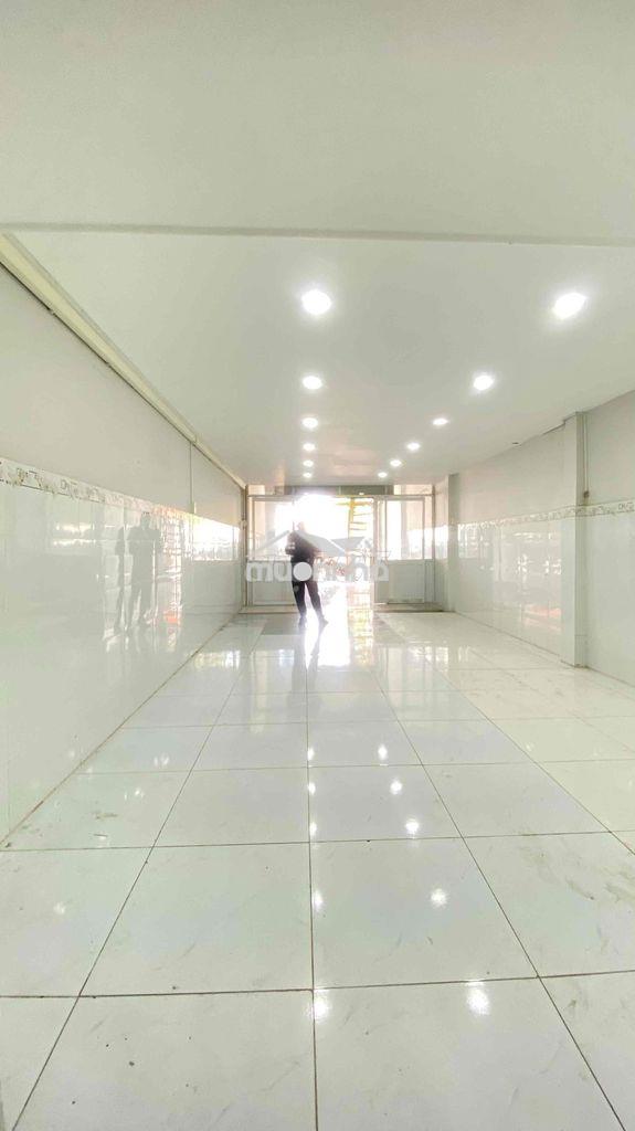 Cho thuê nhà 4 x 20 phú định q8 giá 12tr-hẻm 8m sát mặt tiền-trệt,lửng - 3