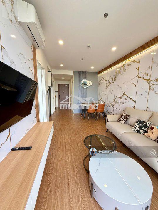 Cho thuê căn hộ 2pn view landmark 81, cc the emerald golf view