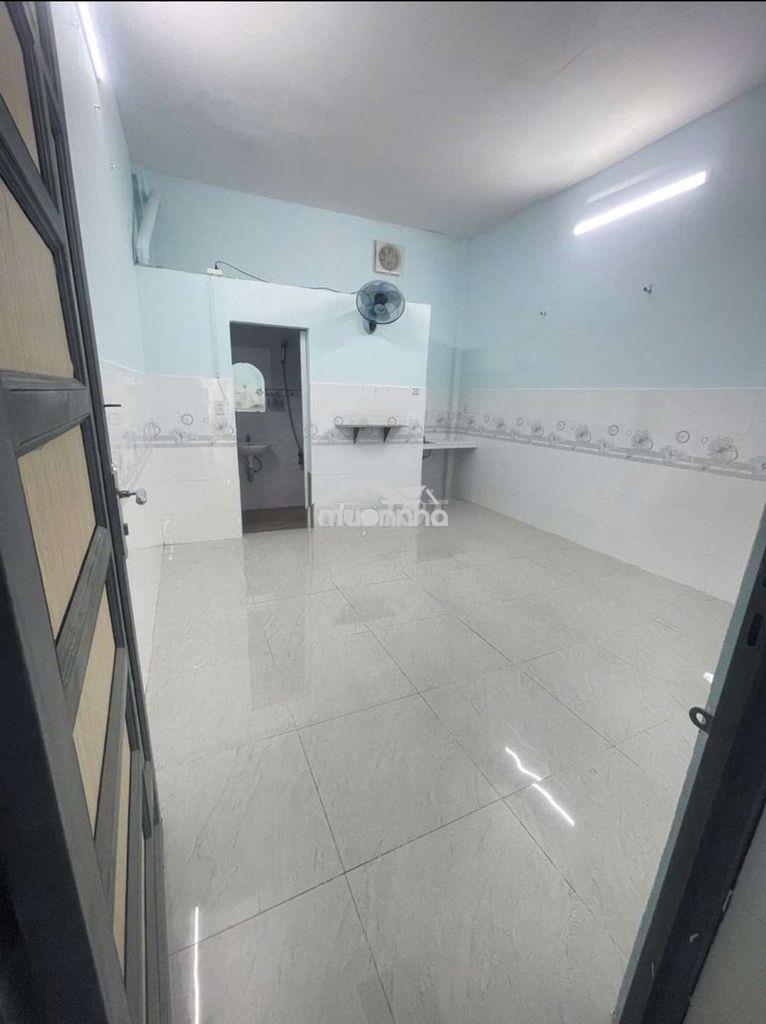 Cho thuê nhà trệt, đường ung văn khiêm, phường 25. quận bình thạnh - 4