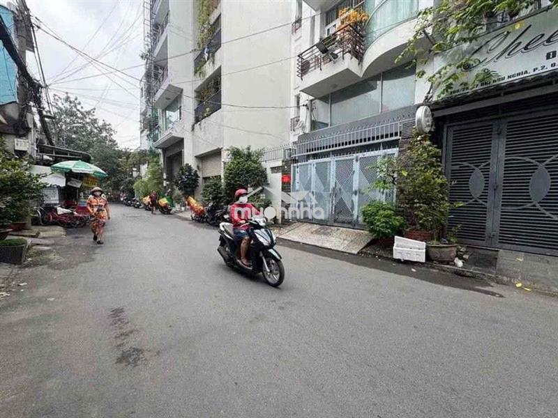 9 tỷ về 7.2 tỷ bán nhà khu phan xích long-hxh 6m gần 50m2