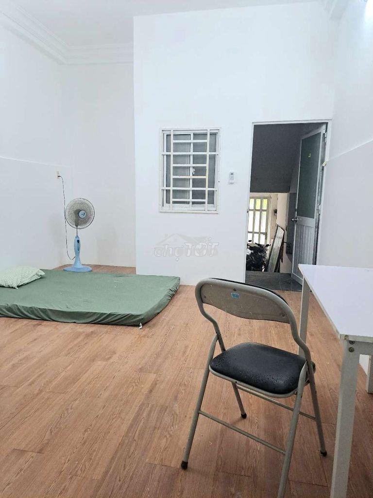 Phòng trệt mới rộng 28m2 47/24/13 bùi đình túy,,tiện nghi ,giờ tự do - 3