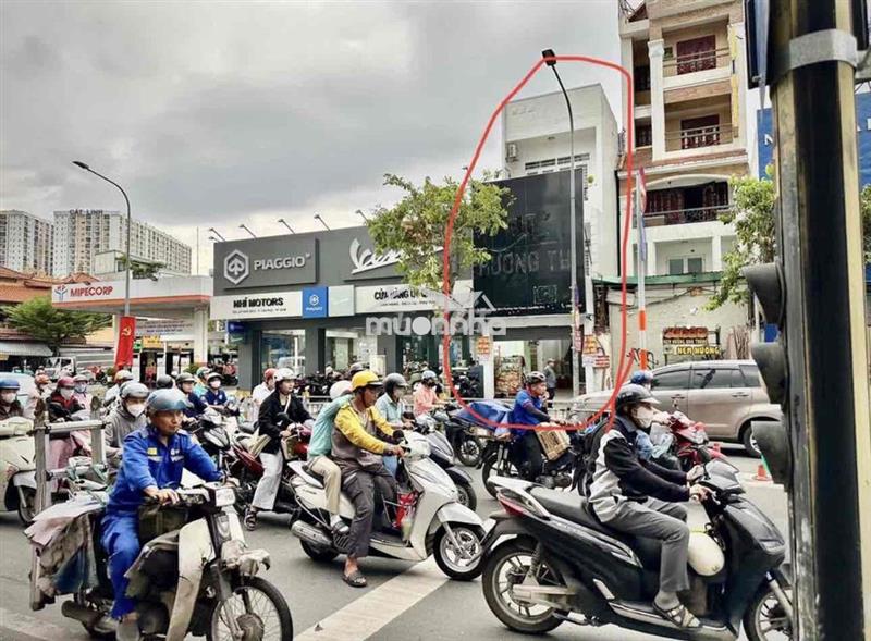 Cho thuê nhà siêu đẹp,ngã 3 đèn đỏ, sát nhìu ông lớn katinat, sacom