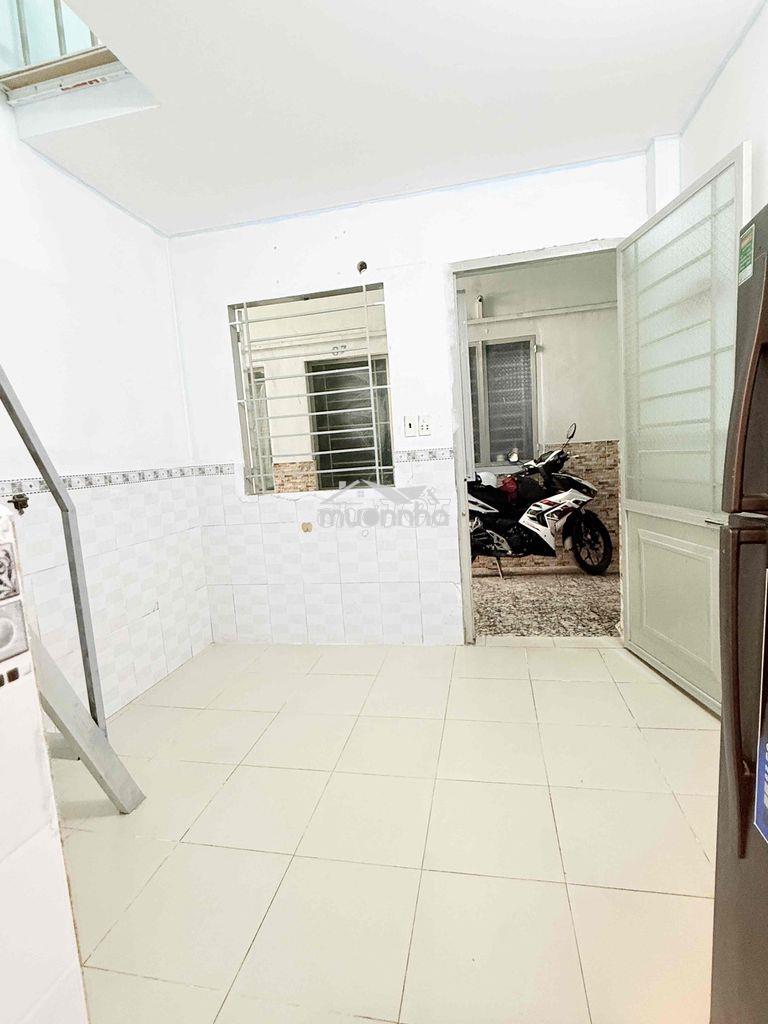 Cho thuê phòng + lầu đúc làng đại học phước kiển cách tdt 3km