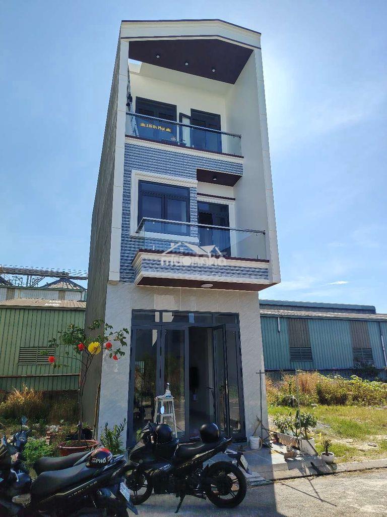 Bán nhà 1 trệt 2 lầu đúc 3 tấm, giá 3 tỷ 8 chính chủ