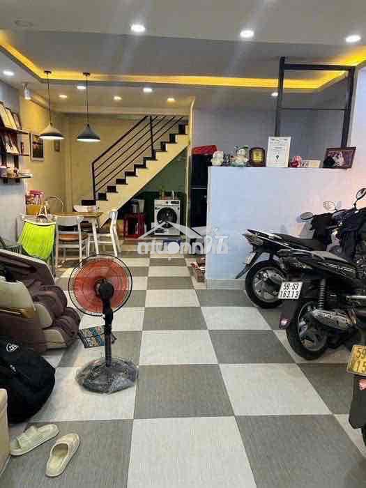 Nhà 1/ đường 30 p6 có 3pn rộng rãi 3 máy lạnh - 2