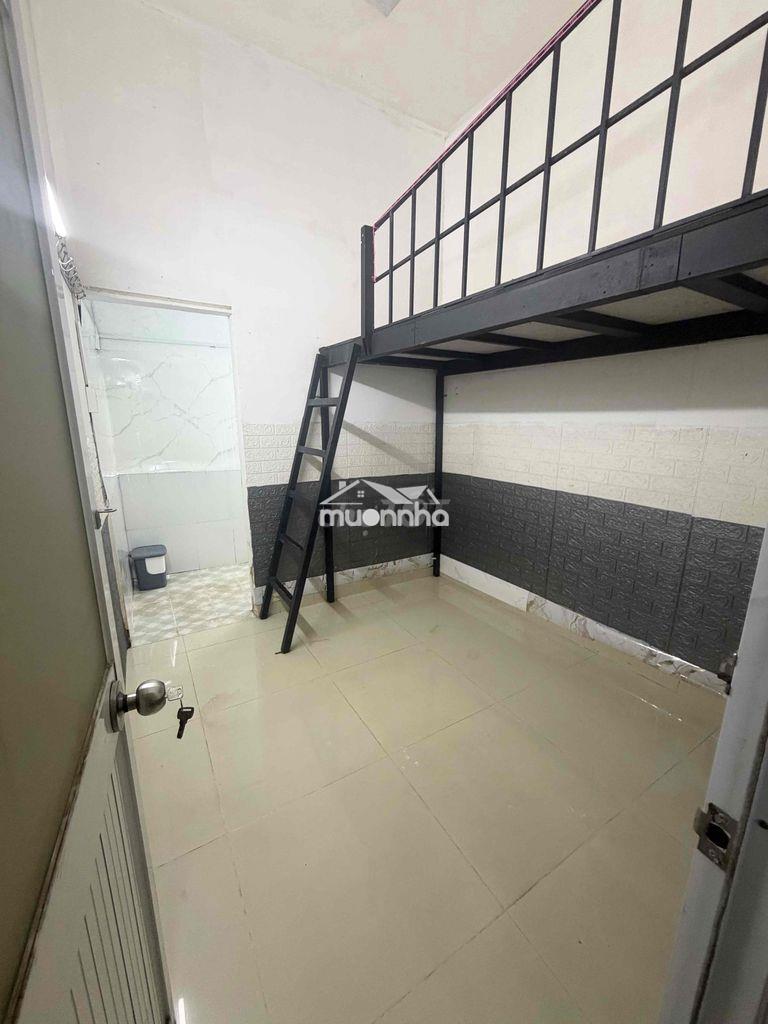 Phòng tầng trệt - gác lững - tolet riêng - hẽm rộng xe tải - an ninh