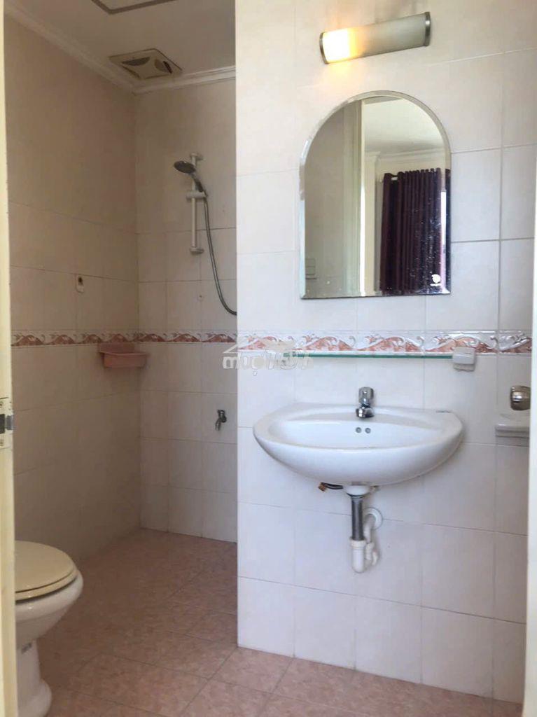Cho thuê căn hộ phúc thịnh, 341 cao đạt quận 5, 3pn, giá: 12 triệu/th - 2