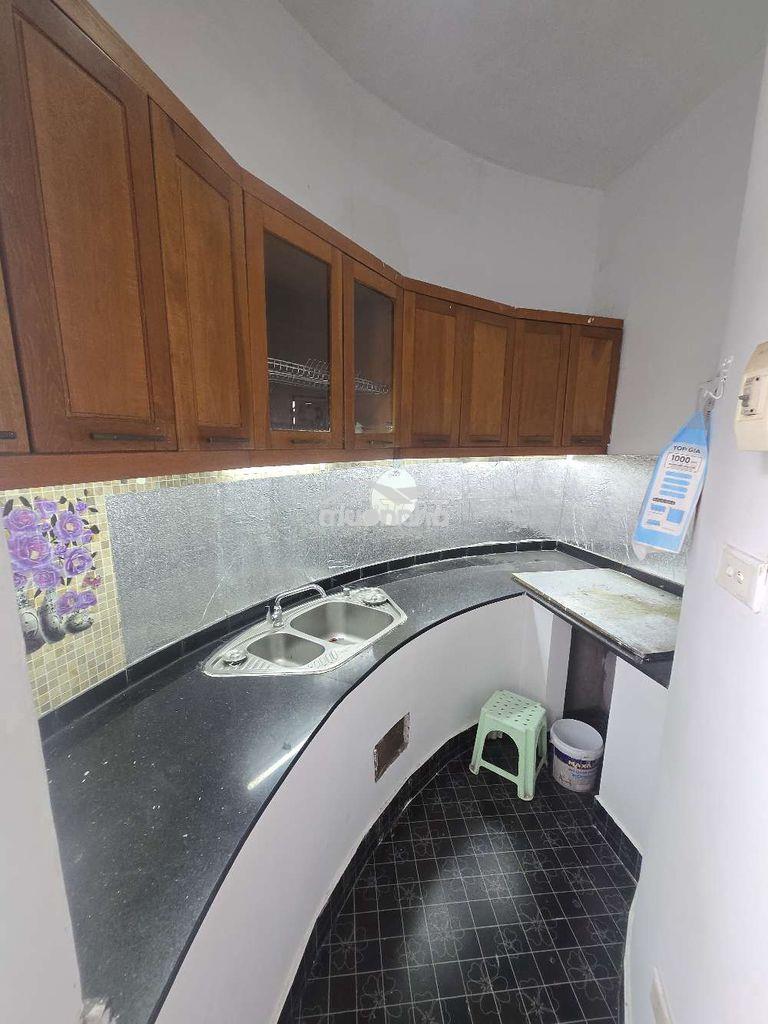 Cho thuê căn hộ 30 m2, tầng 2 của mặt phố số 172 triệu việt vương  - 3