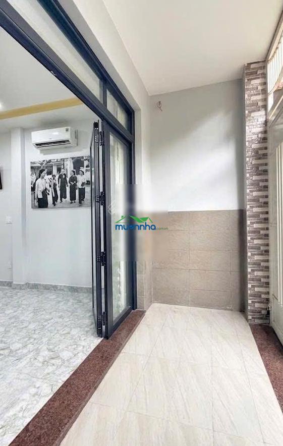 Nhà 2 tầng ngay trung tâm q7; cách hxh 40m; 48m2 ngang 4m đúc chắc chắn; kdc hiện hữu - 4