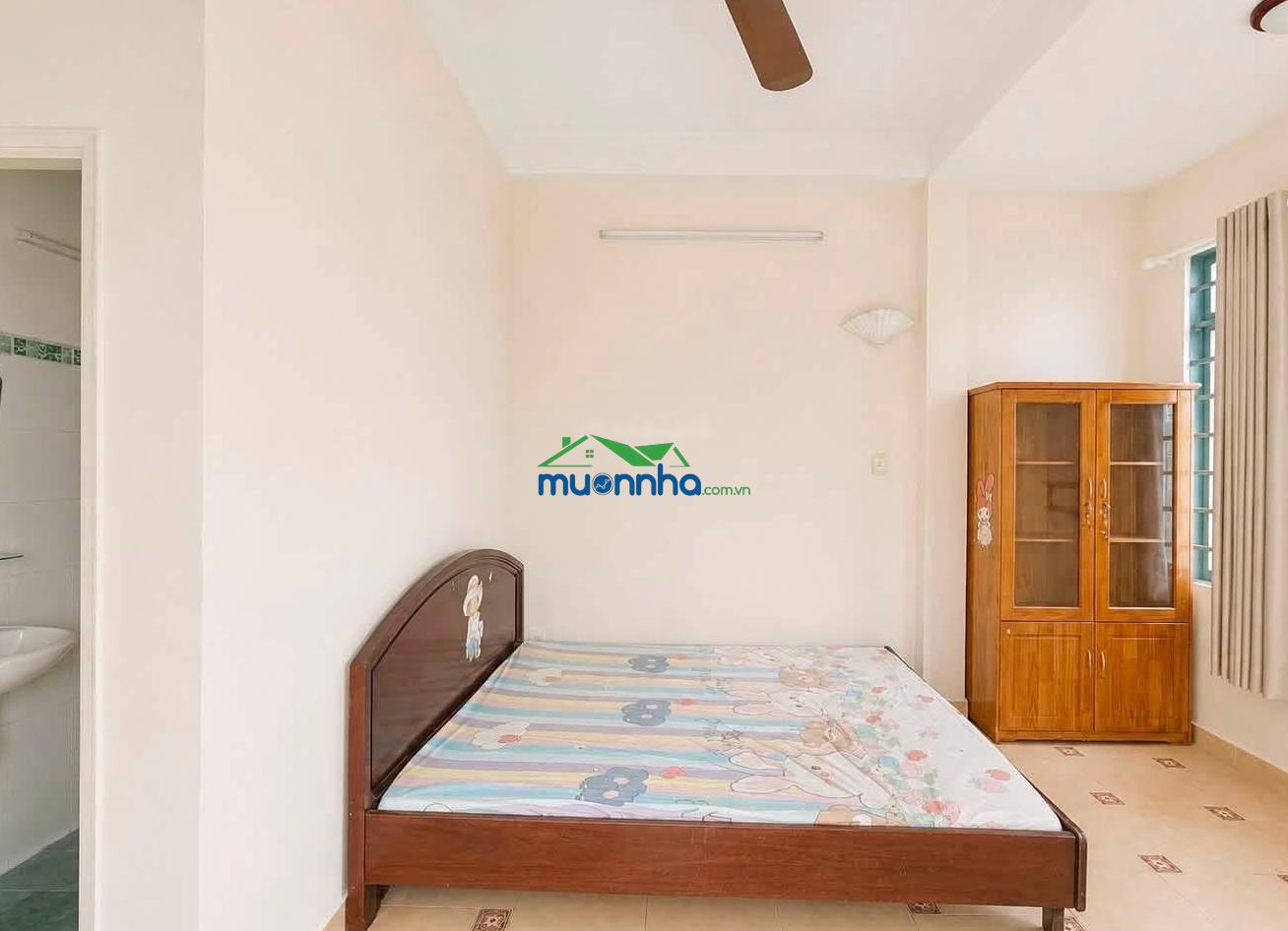 Gấp bán giảm sâu dt 98.6m2 trương công định 3 tầng có sân vườn cách 2 căn ra ô tô - 3